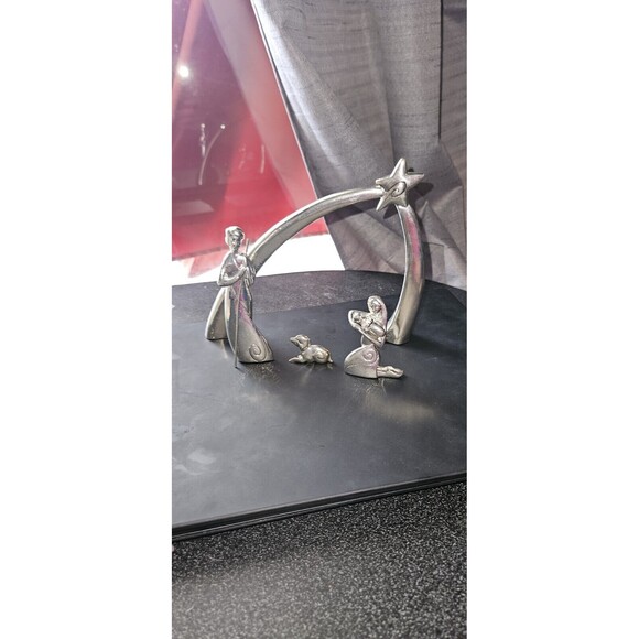 Serenity Nativity Set Mary Jesus Joseph Lamb by Seasons Midwest of Cannon Falls - Picture 5 of 5